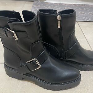 *NWOT* Nordstrom Rack Macombs Water Resistant Moto Black Combat Boots, Size 7M.